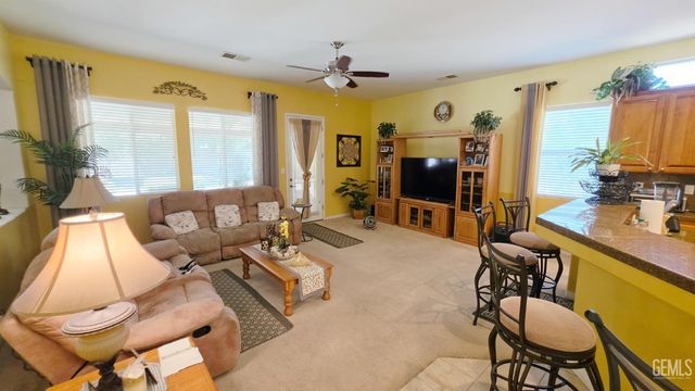 6813 Cobalt Drive, Bakersfield, CA 93313