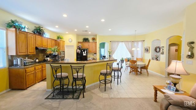 6813 Cobalt Drive, Bakersfield, CA 93313