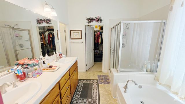 6813 Cobalt Drive, Bakersfield, CA 93313
