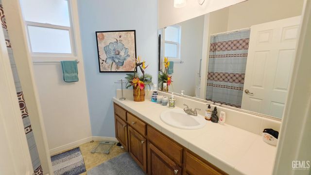 6813 Cobalt Drive, Bakersfield, CA 93313