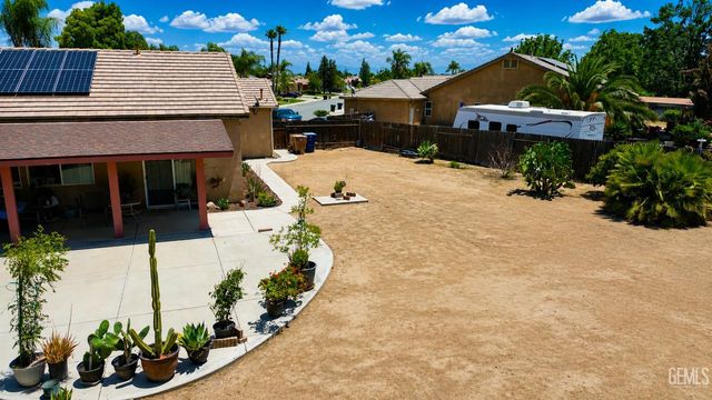 6813 Cobalt Drive, Bakersfield, CA 93313