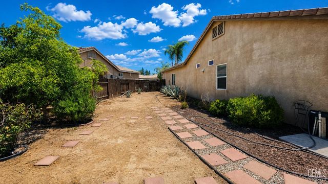 6813 Cobalt Drive, Bakersfield, CA 93313