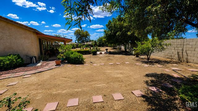 6813 Cobalt Drive, Bakersfield, CA 93313