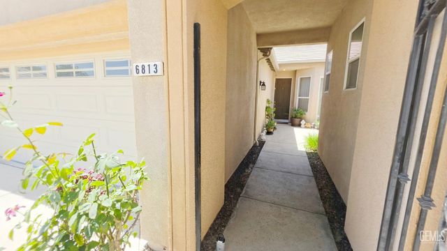 6813 Cobalt Drive, Bakersfield, CA 93313