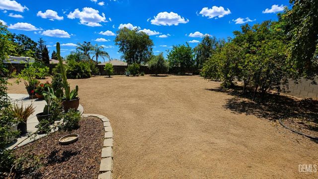 6813 Cobalt Drive, Bakersfield, CA 93313
