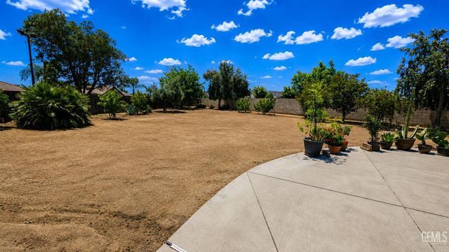 6813 Cobalt Drive, Bakersfield, CA 93313