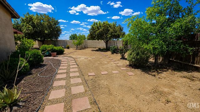 6813 Cobalt Drive, Bakersfield, CA 93313
