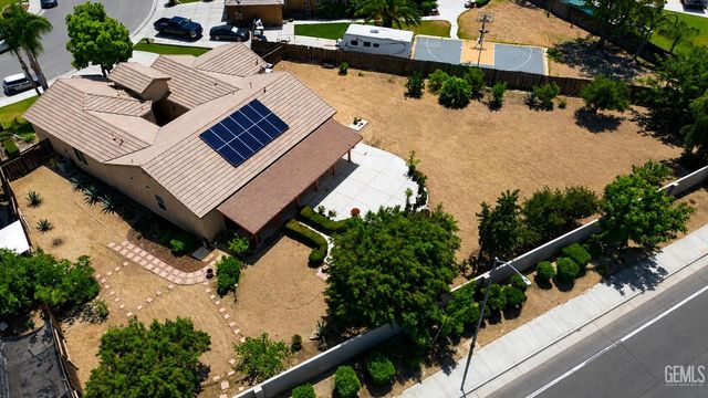 6813 Cobalt Drive, Bakersfield, CA 93313