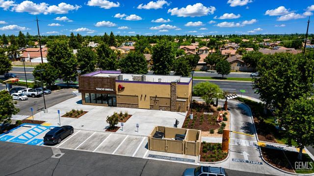 6813 Cobalt Drive, Bakersfield, CA 93313