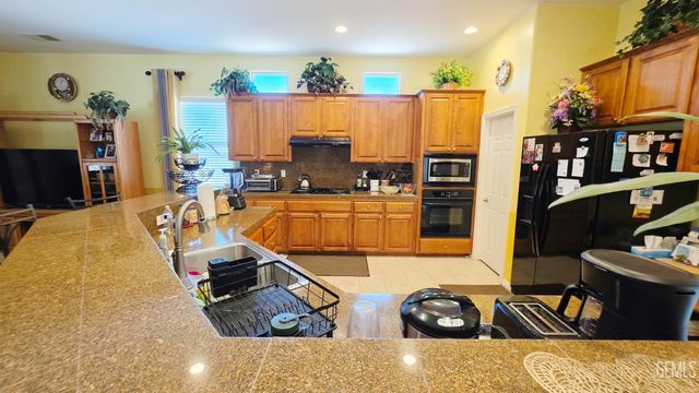 6813 Cobalt Drive, Bakersfield, CA 93313