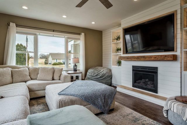 881 Parkview Drive, Milton, WI 53563