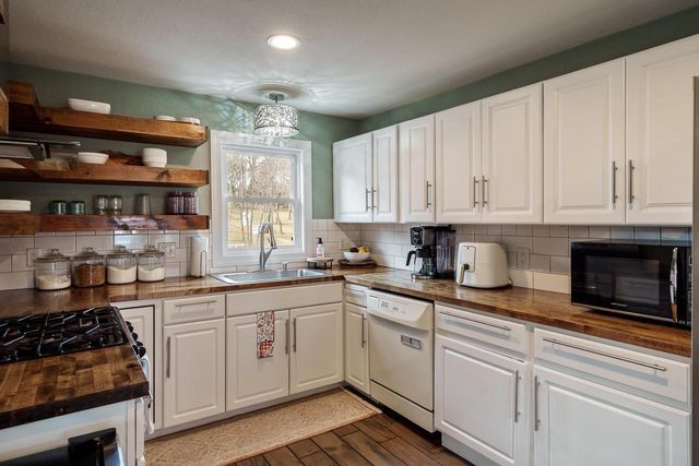 881 Parkview Drive, Milton, WI 53563