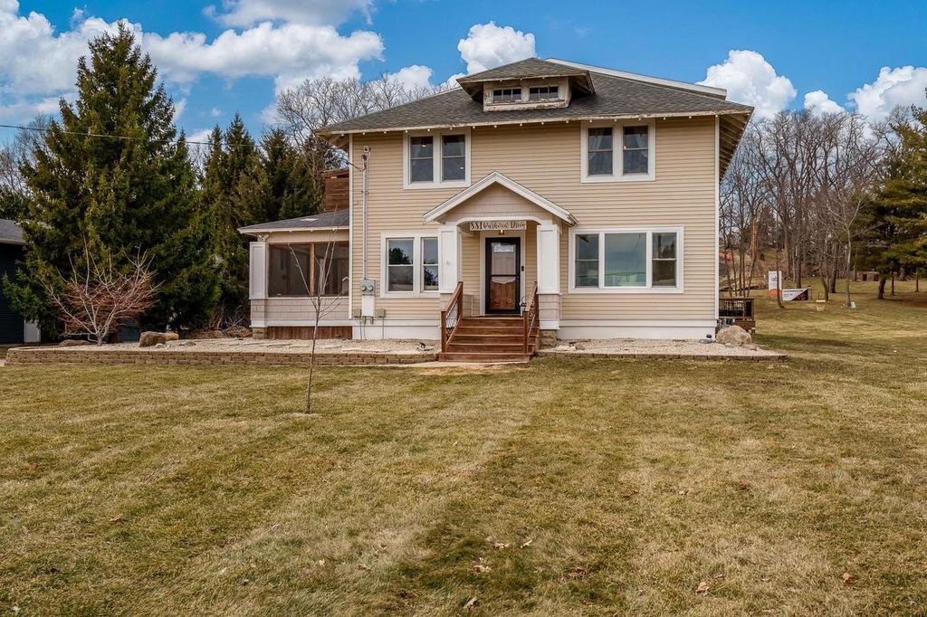 881 Parkview Drive, Milton, WI 53563