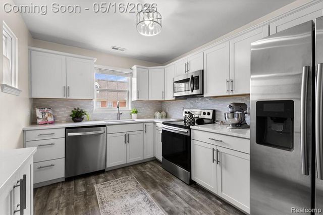 43456 Pendleton Circle, Sterling Heights, MI 48313