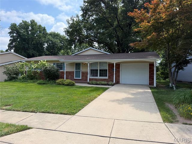 1900 Stanford Place, Edwardsville, IL 62025