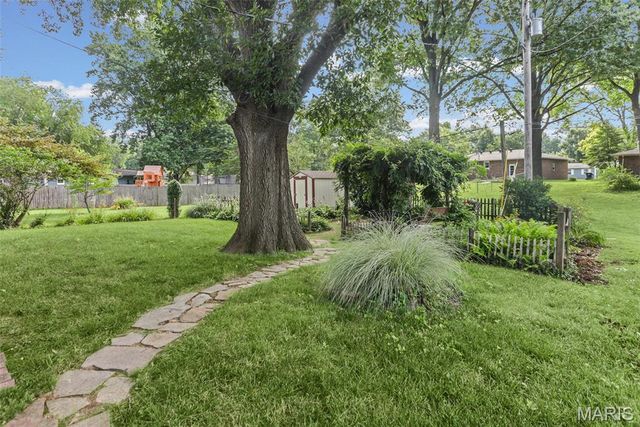 1900 Stanford Place, Edwardsville, IL 62025