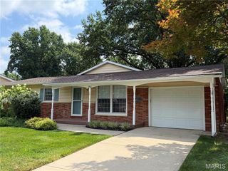 1900 Stanford Place, Edwardsville, IL 62025