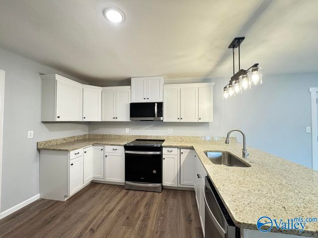 3111 Lewisburg Drive, Huntsville, AL 35810