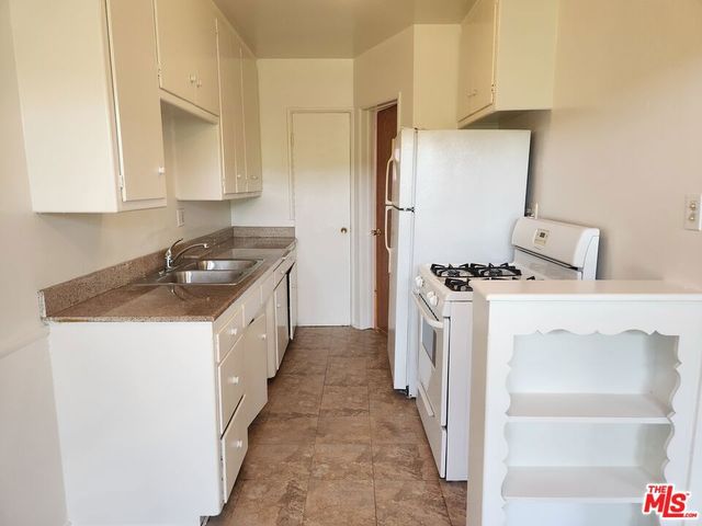 939 N Stanley Avenue 6, West Hollywood, CA 90046