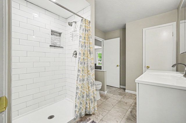 913 S Main Street, Crown Point, IN 46307