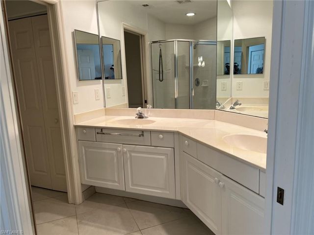 1240 Sarah Jean CIR M102, Naples, FL 34110