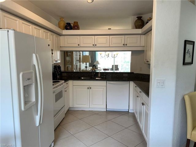 1240 Sarah Jean CIR M102, Naples, FL 34110