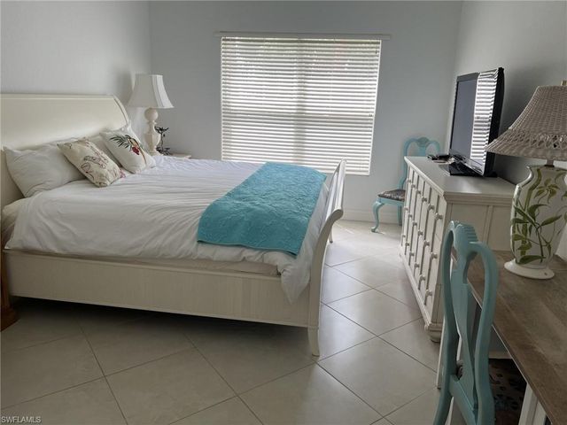 1240 Sarah Jean CIR M102, Naples, FL 34110