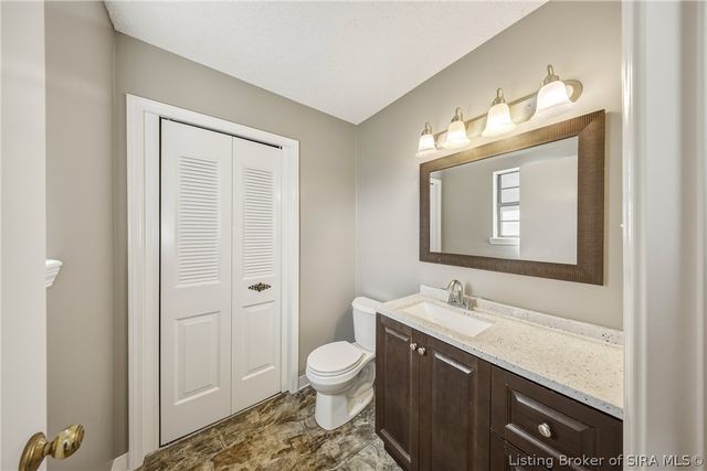 1324 Sportsman Drive, Jeffersonville, IN 47130