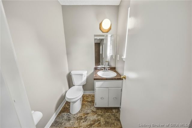 1324 Sportsman Drive, Jeffersonville, IN 47130