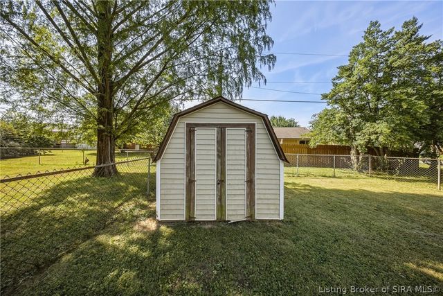 1324 Sportsman Drive, Jeffersonville, IN 47130