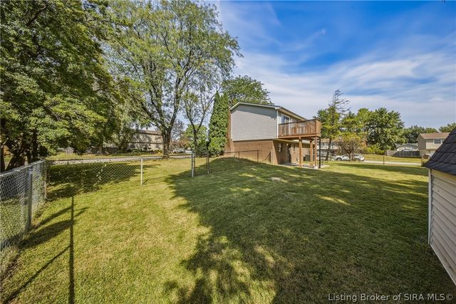 1324 Sportsman Drive, Jeffersonville, IN 47130