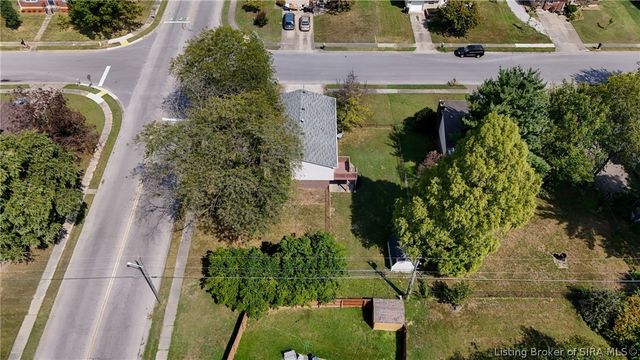 1324 Sportsman Drive, Jeffersonville, IN 47130