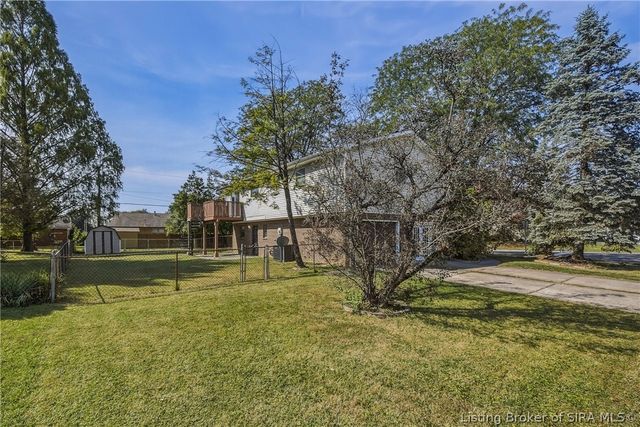 1324 Sportsman Drive, Jeffersonville, IN 47130
