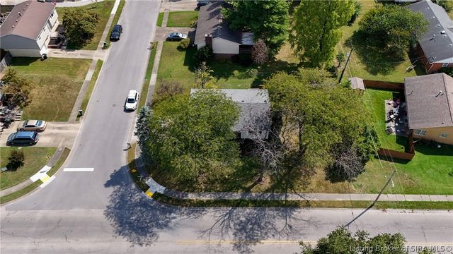 1324 Sportsman Drive, Jeffersonville, IN 47130