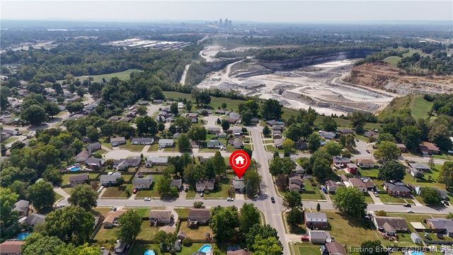 1324 Sportsman Drive, Jeffersonville, IN 47130