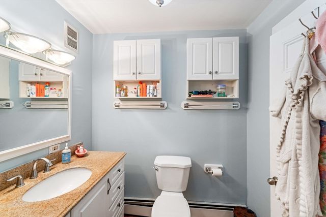 2 Pearl St 7, Boston, MA 02129