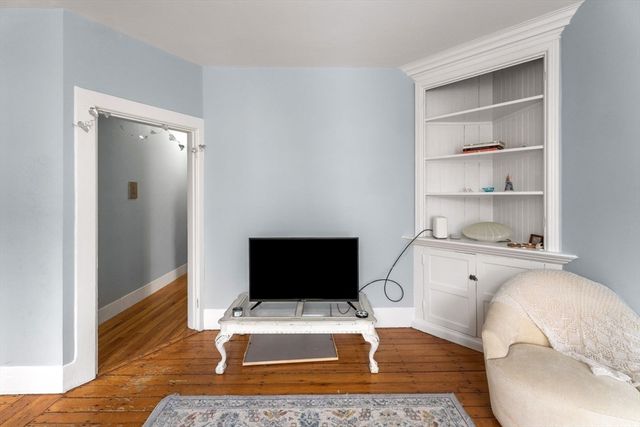 2 Pearl St 7, Boston, MA 02129