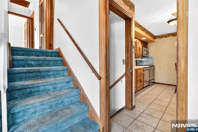 10 Hasbrouck Avenue, Emerson, NJ 07630