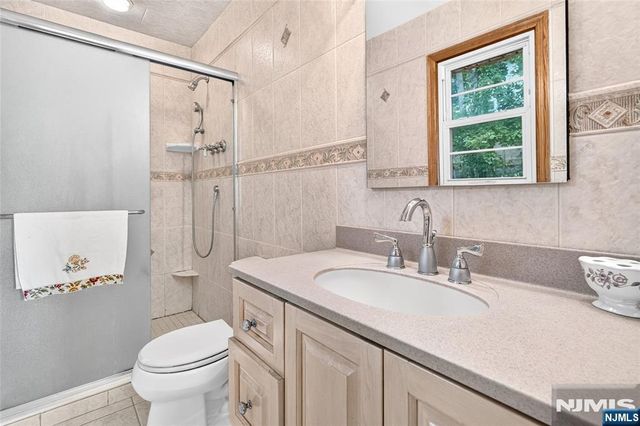 10 Hasbrouck Avenue, Emerson, NJ 07630