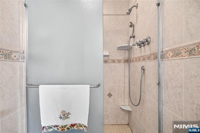 10 Hasbrouck Avenue, Emerson, NJ 07630