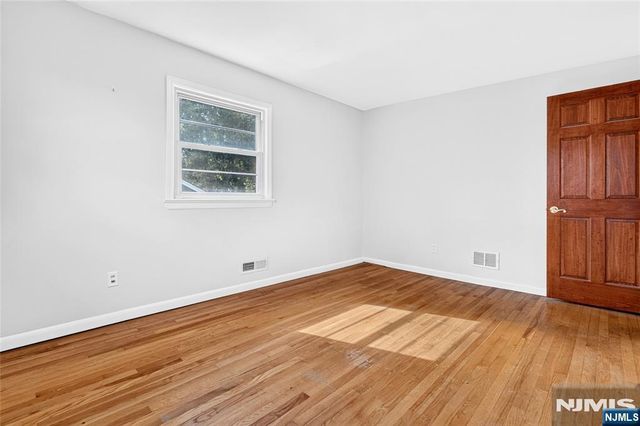 10 Hasbrouck Avenue, Emerson, NJ 07630