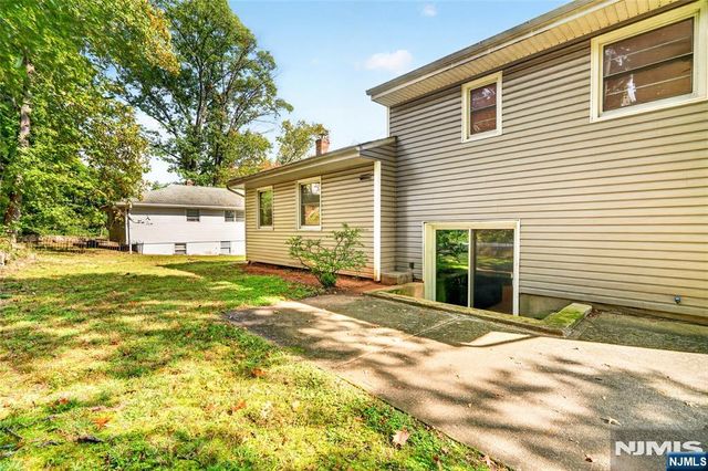 10 Hasbrouck Avenue, Emerson, NJ 07630
