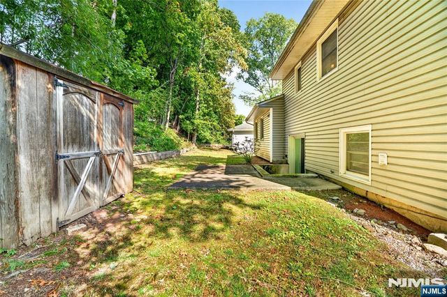 10 Hasbrouck Avenue, Emerson, NJ 07630
