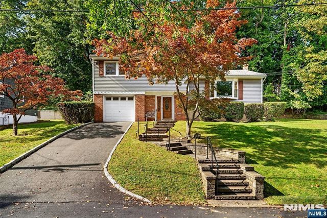 10 Hasbrouck Avenue, Emerson, NJ 07630