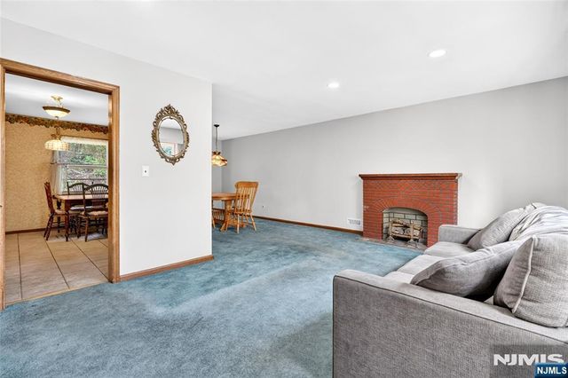 10 Hasbrouck Avenue, Emerson, NJ 07630