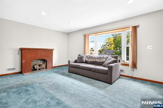 10 Hasbrouck Avenue, Emerson, NJ 07630
