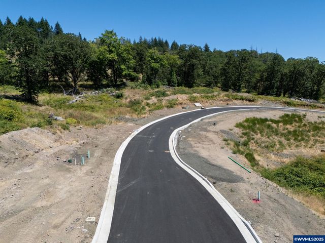 3700 NW Goldfinch Dr, Corvallis, OR 97330