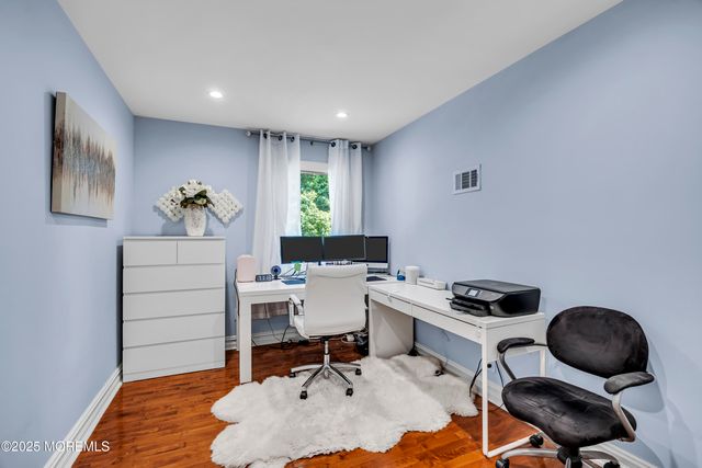 152 Redpine Loop, Old Bridge, NJ 08857