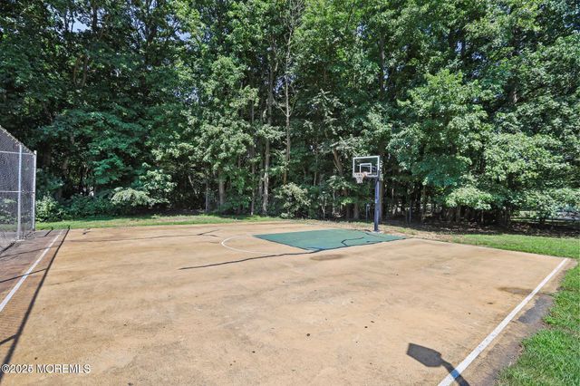 152 Redpine Loop, Old Bridge, NJ 08857