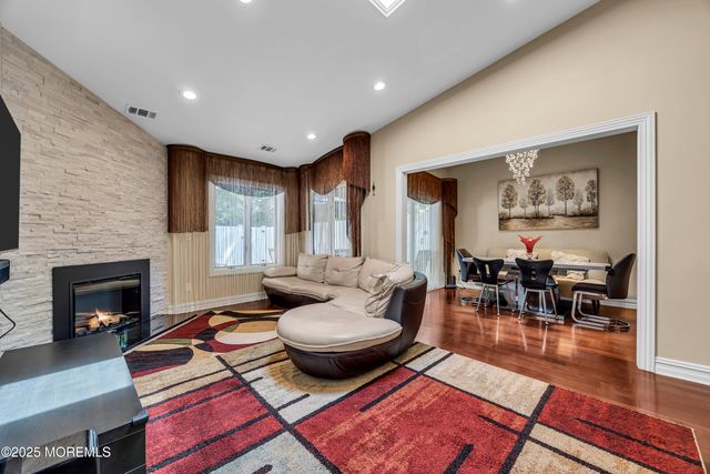152 Redpine Loop, Old Bridge, NJ 08857